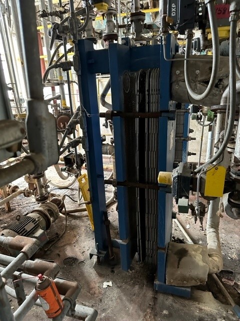 APV PLATE HEAT EXCHANGER R56F, 14"W X 5’H