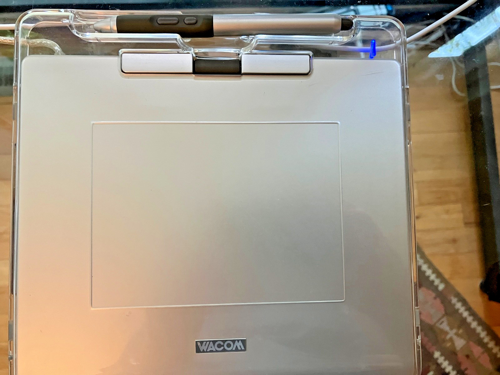 Wacom Graphire4  4x5” tablet w/stylus, CTE-440, silver. Fair to Good condition.