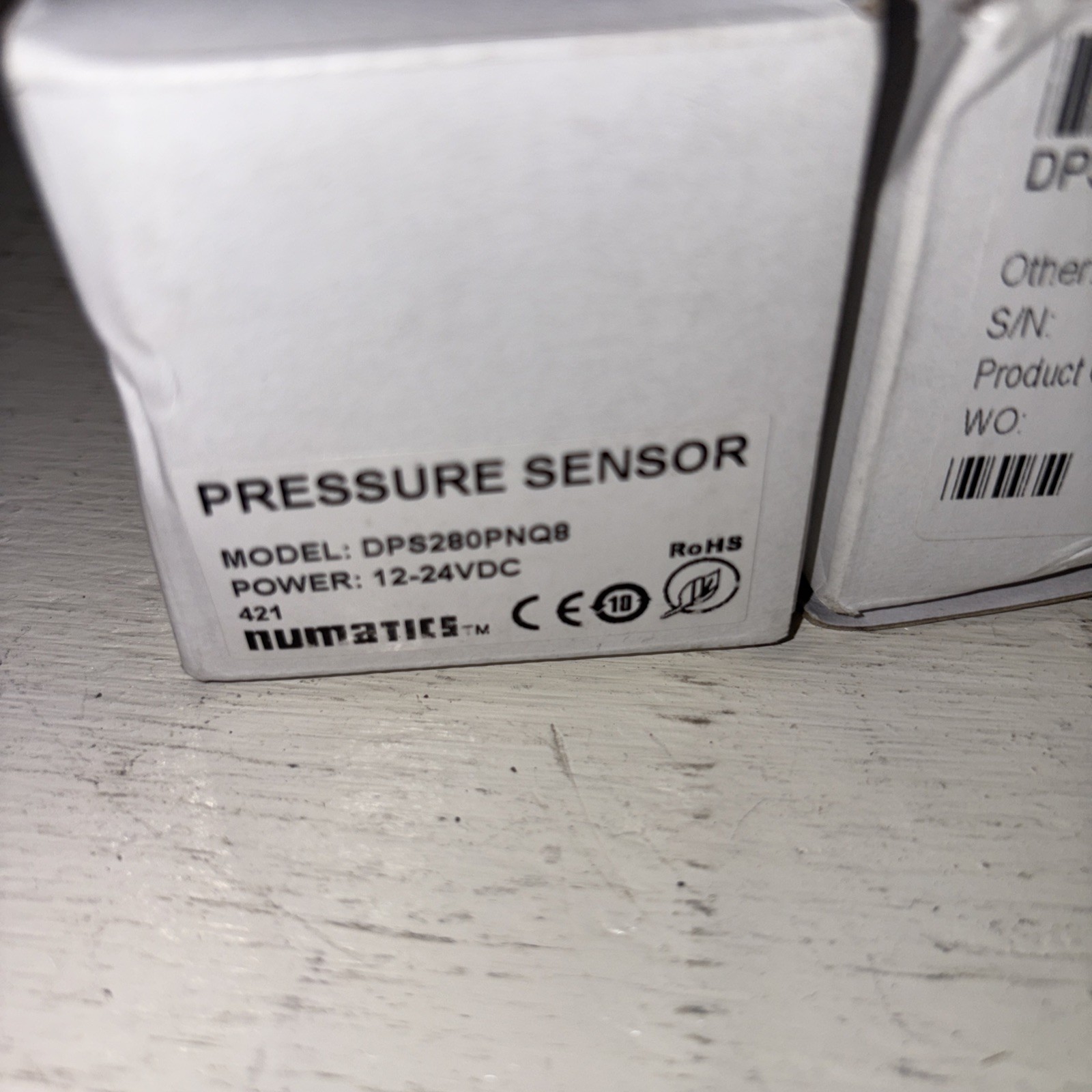 Numatics pressure sensor DPS280PNQ8. 12–24 VDC.