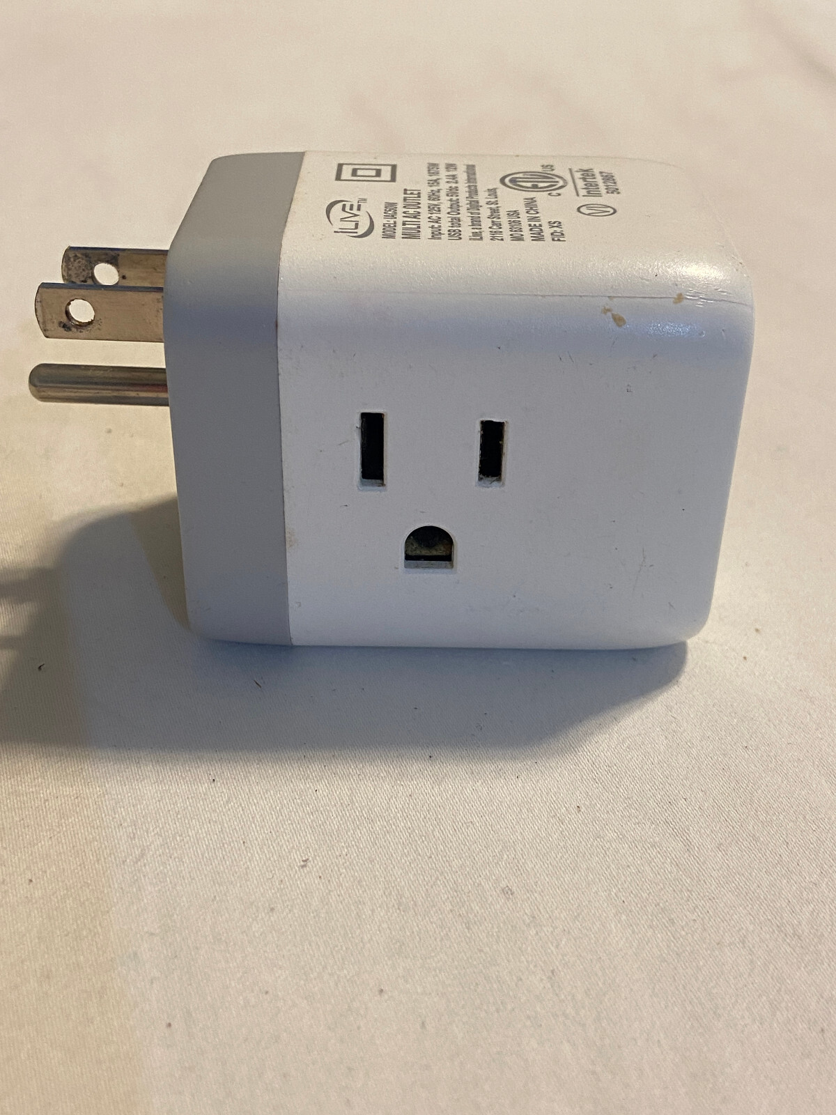 iLive Multi AC Outlet W/Dual USB Ports! 3/AC Outlets, 2/USB Ports