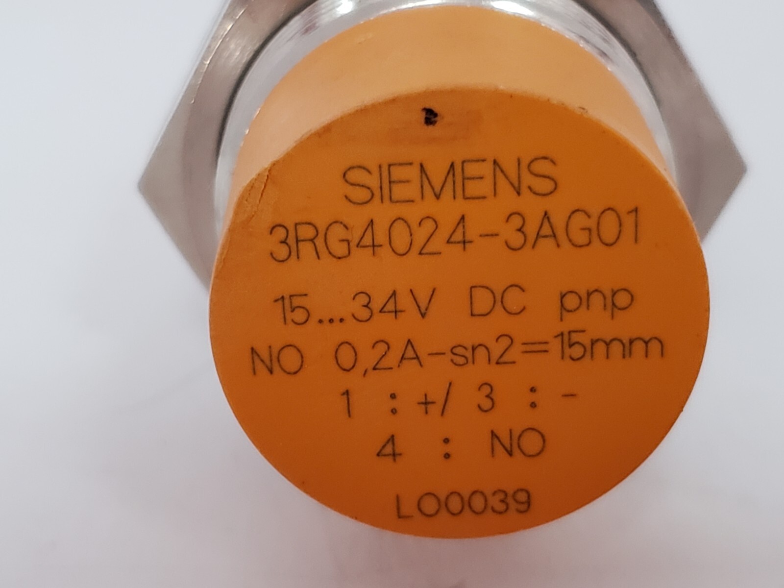 SIEMENS 3RG4024-3AG01 INDUCTIVE PROXIMITY SWITCH 15-34V DC PNP NNB