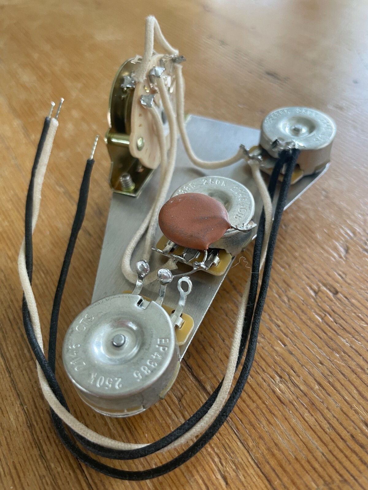 1960's Fender Stratocaster Style Wiring Harness 250k Dish Back CTS Pot .1uf Cap