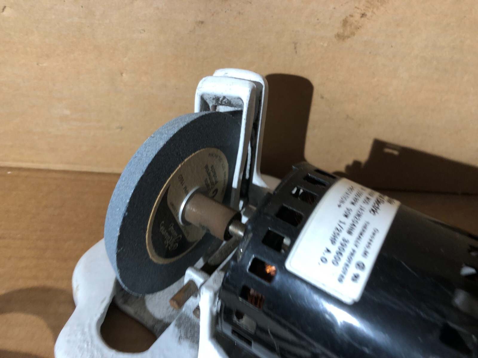Unarco Carver's Friend Electric Knife Sharpener