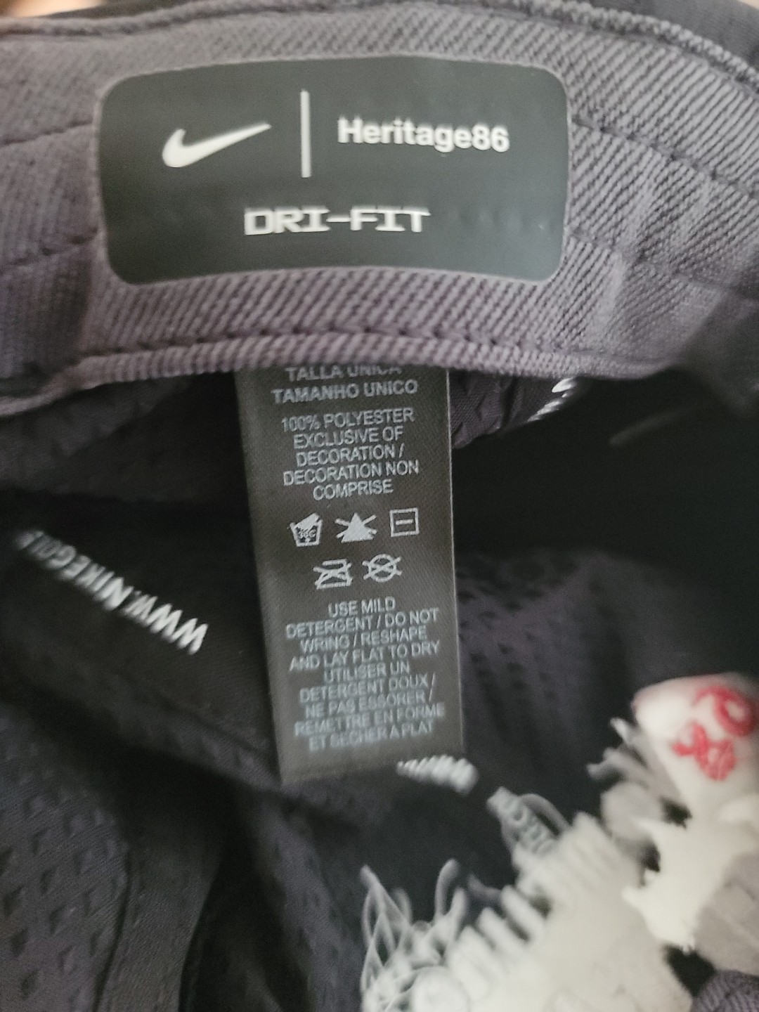 Nike Dri Fit Heritage 86 Black Golf Cap Hat NWT