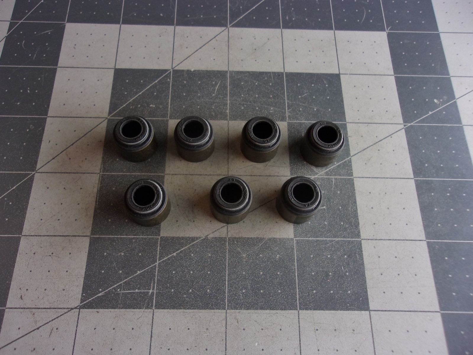 SBI 122-1215 (7) Valve Stem Seals F4SE6571A '89-'95 Ford T-Bird V6 232CI 3.8L