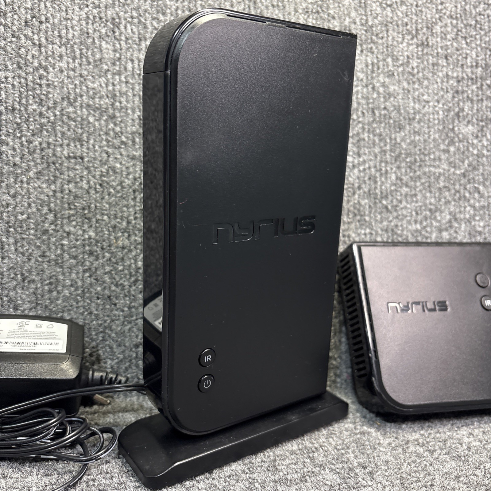 Nyrius Aries Home HDMI Digital Wireless Transmitter & Receiver NAVS500 Working