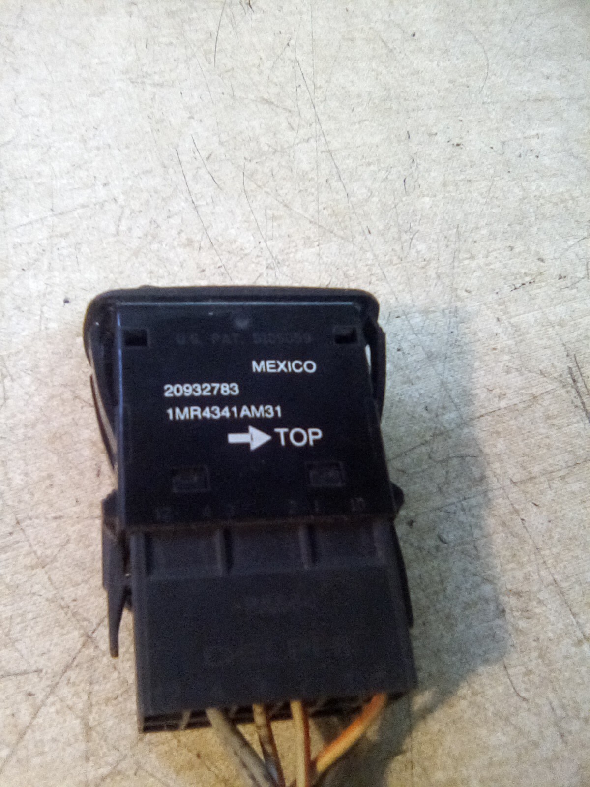 Mack 1MR4341AM31 Headlight Switch W/ Connector