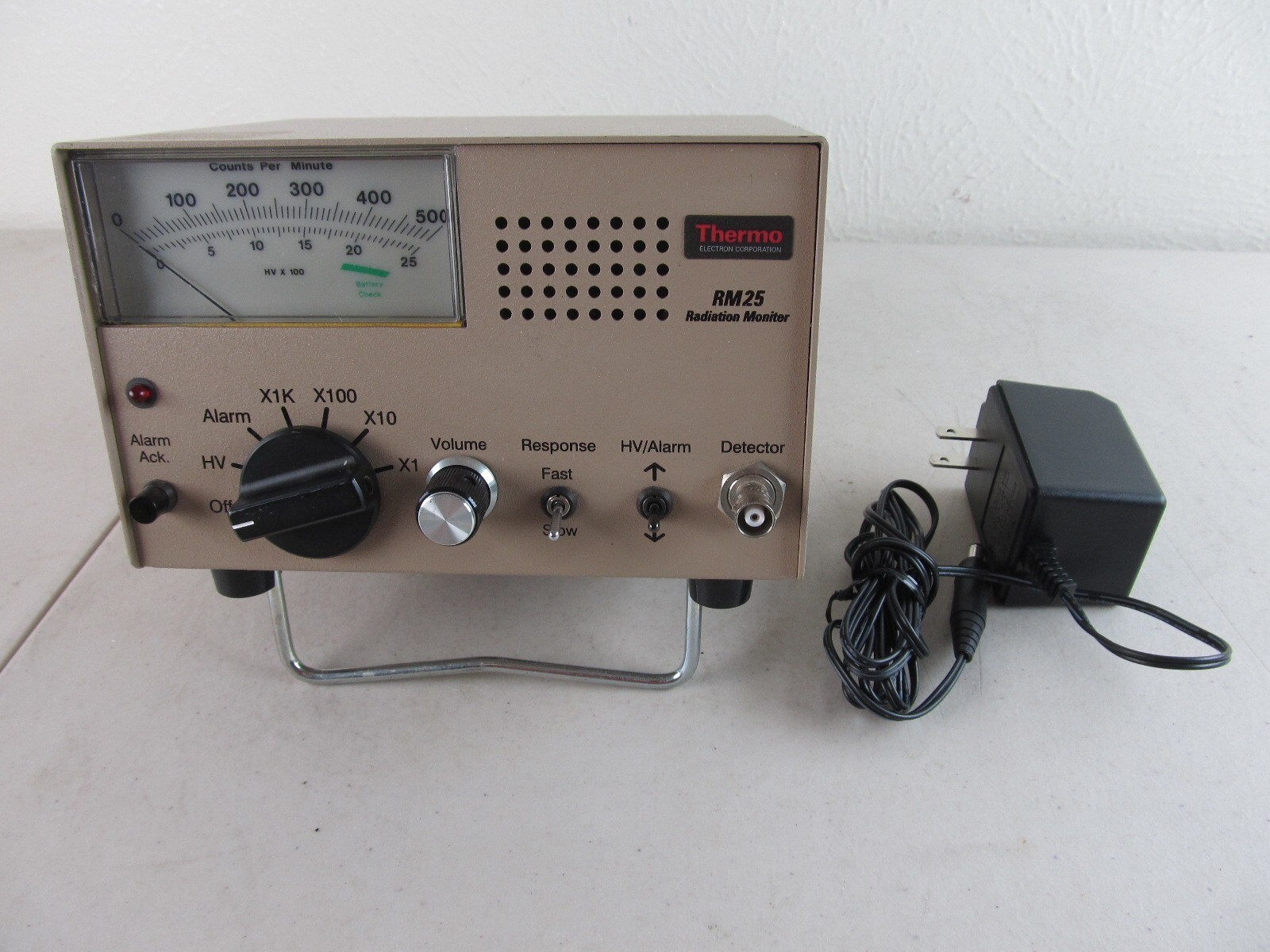 THERMO EBERLINE RM25 RADIATION MONITOR w/ Power Adapter
