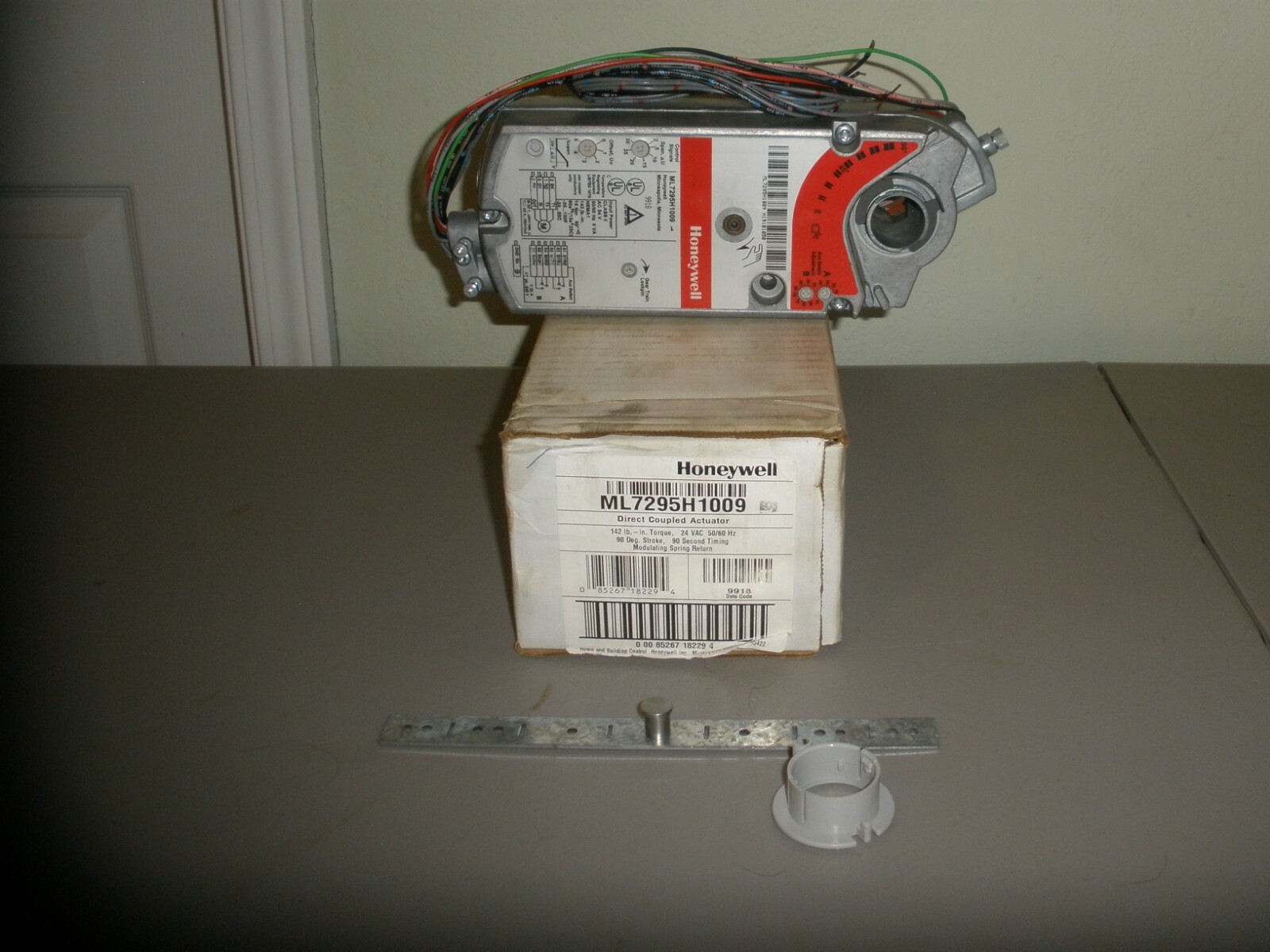 HONEYWELL ML7295H1009 SPRING RETURN DIRECT COUPLED ACTUATOR "MISSING PARTS"