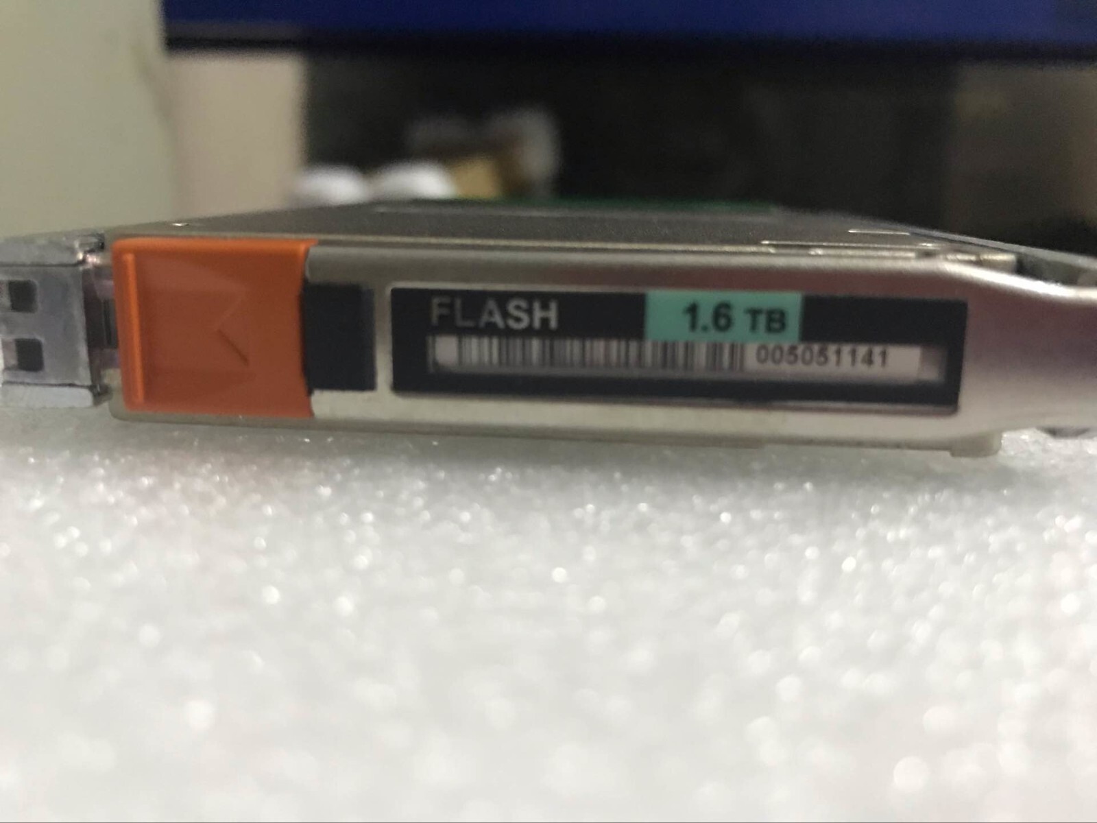 EMC V4-2S6FX-1600 V6-2S6FXL-1600U 1.6TB SAS SSD 005051141 005051126 VNXE3200