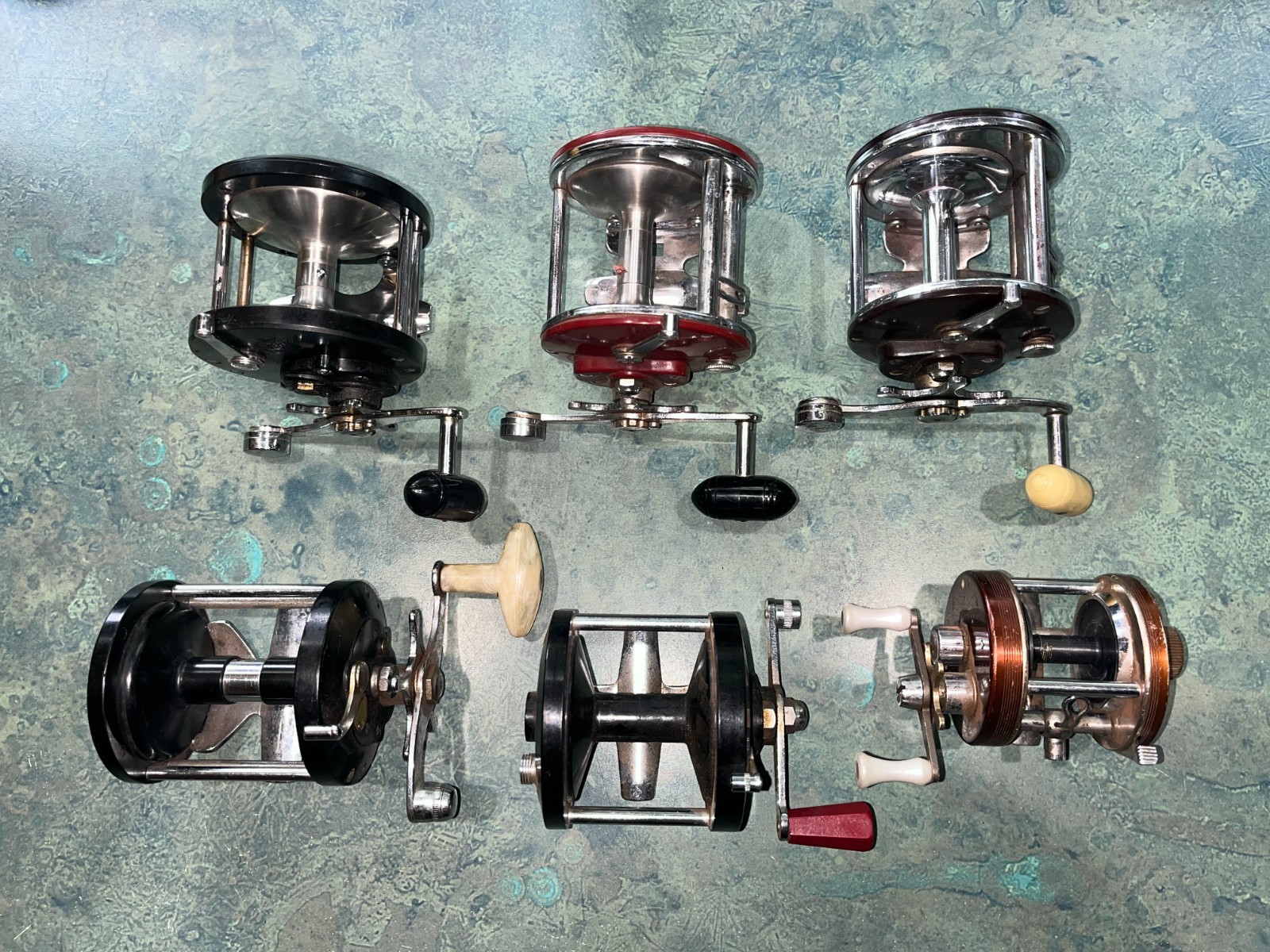 Lot of 6 Vintage Baitcasting Fishing Reels - PENN & others - Fresh or Saltwater