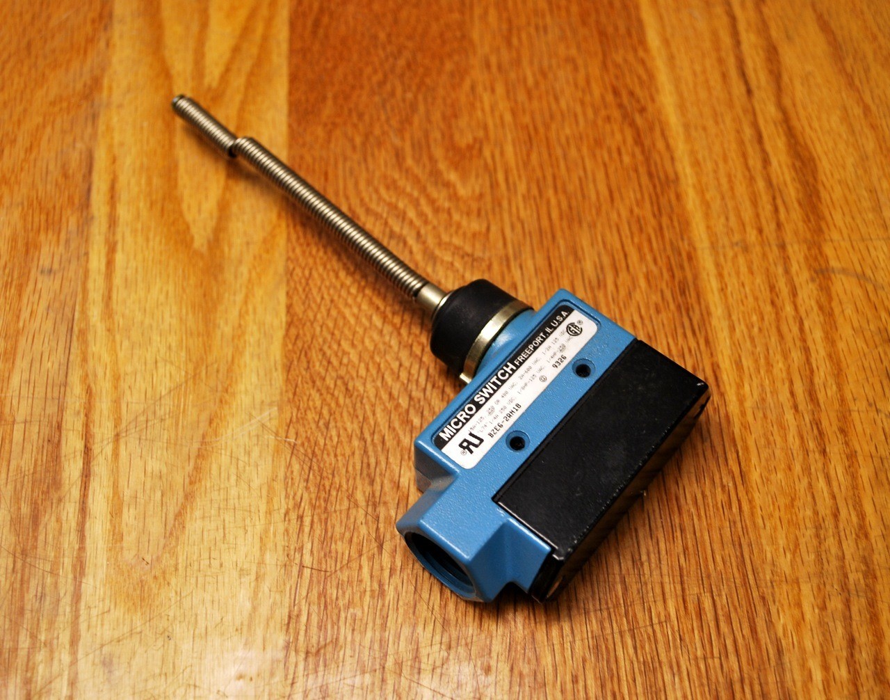 MicroSwitch BZEG-2RN18 Limit Switch - USED