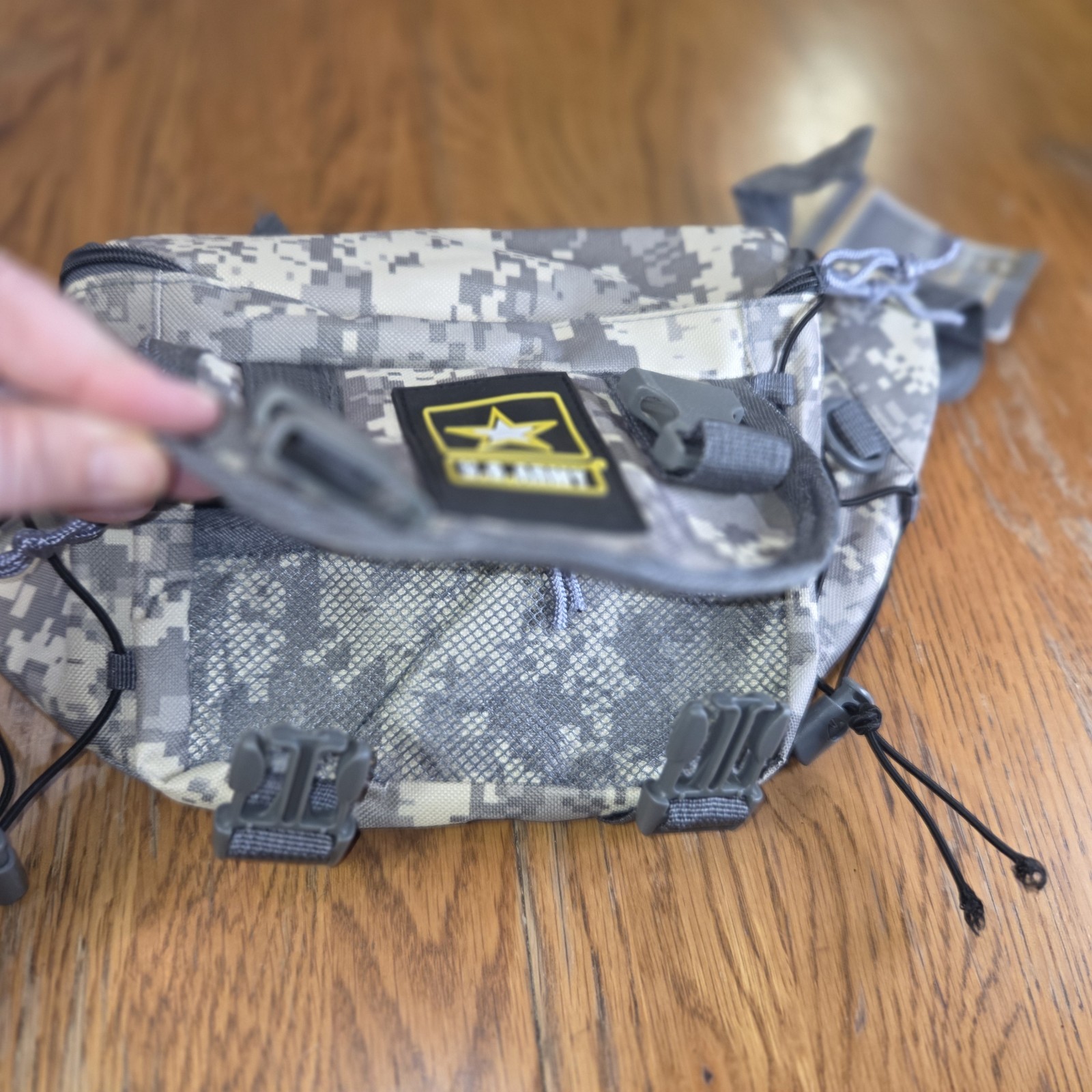 NWT US Army camo belt bag