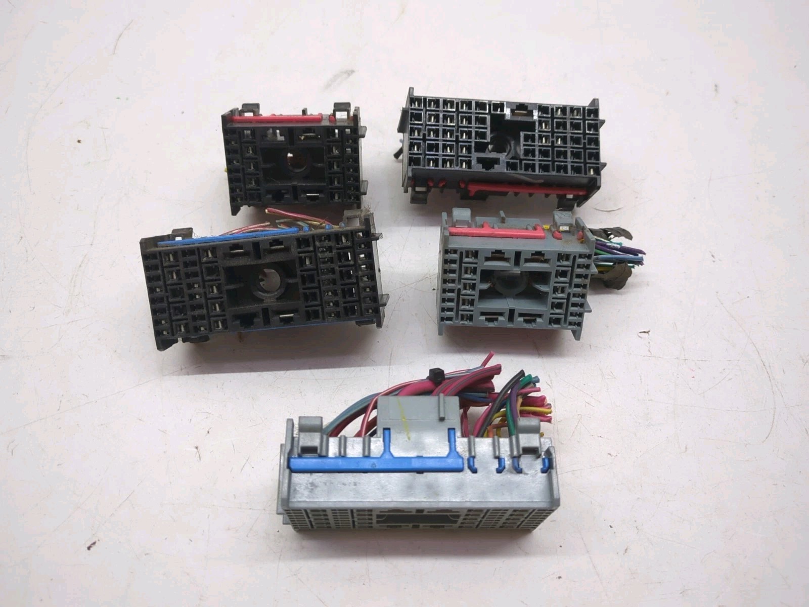 07-11 Tahoe Suburban Escalade Yukon Engine Fuse Box HARNESS CONNECTORS PLUGS