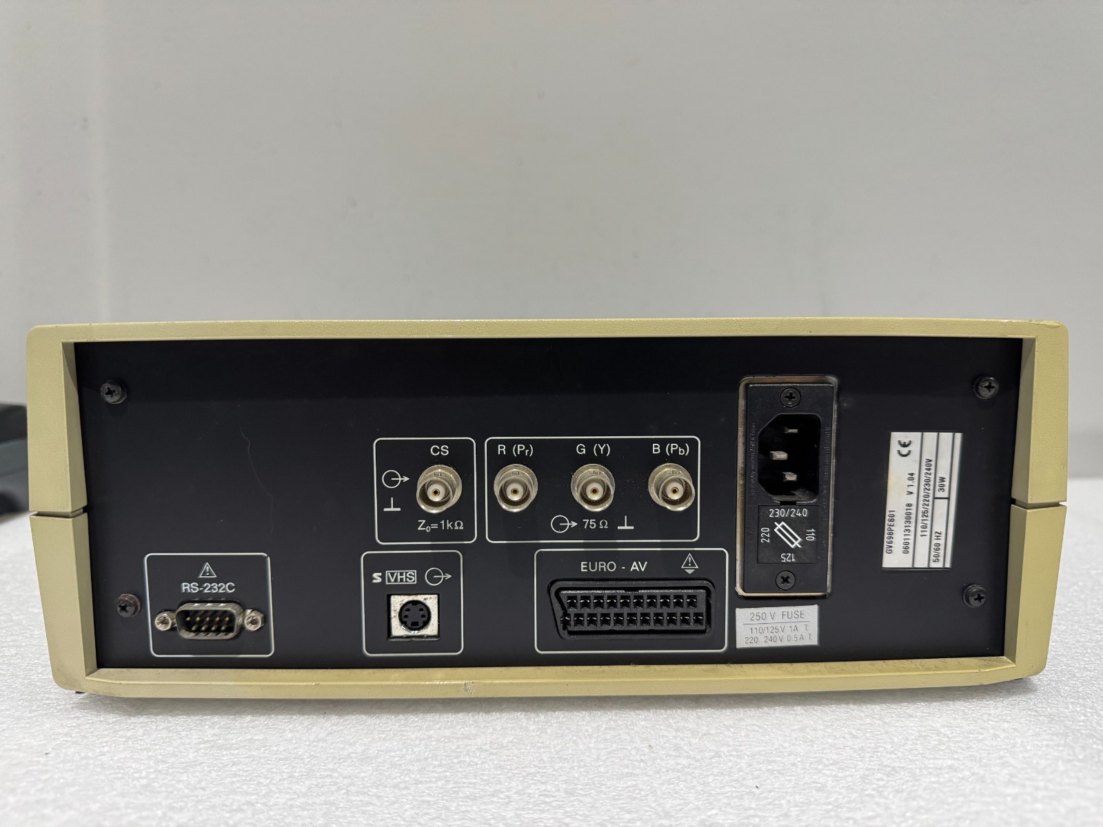 Promax GV-698+ PAL/NTSC/SECAM TV Pattern Generator