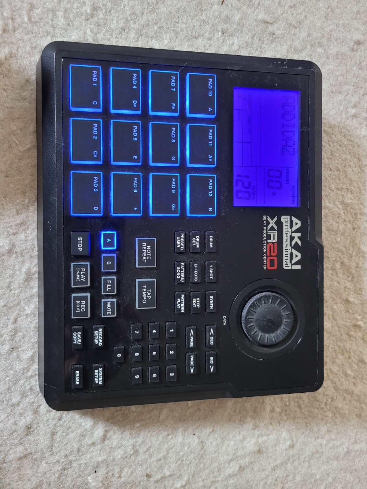 Akai Professional XR20 Beat Production Center