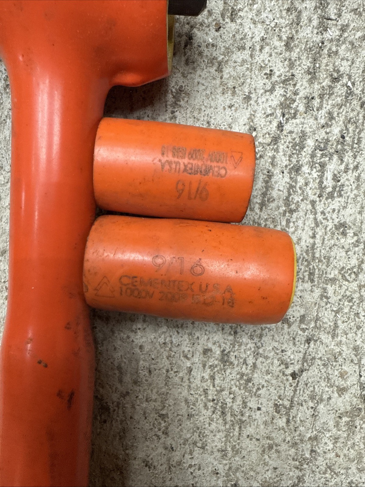 Cementex insulated tools ratchet/socket set IR38-LC with Sockets