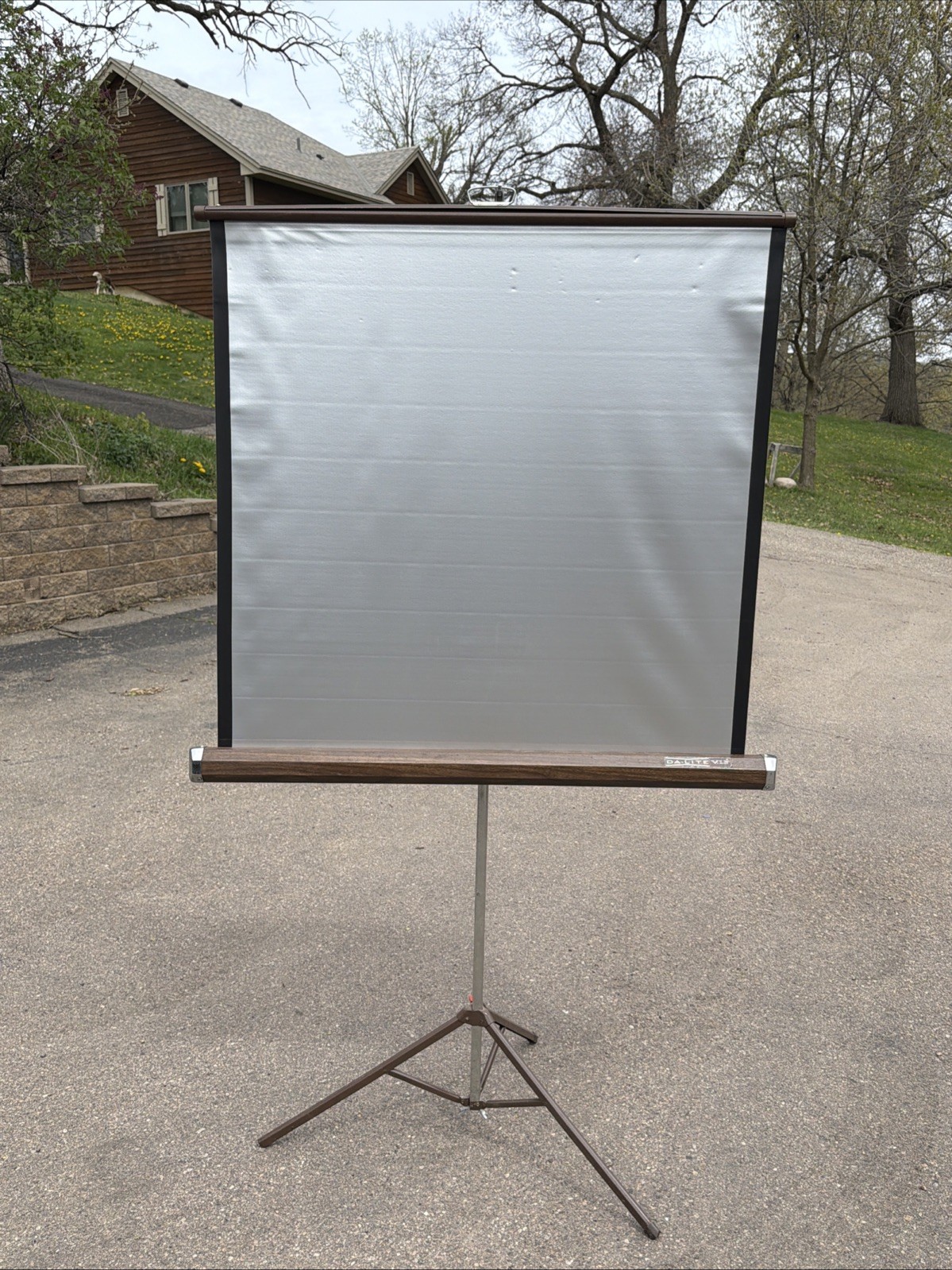 Vintage Da-Lite VIP Projection Screen 40x40 Tripod Wood Grain Portable
