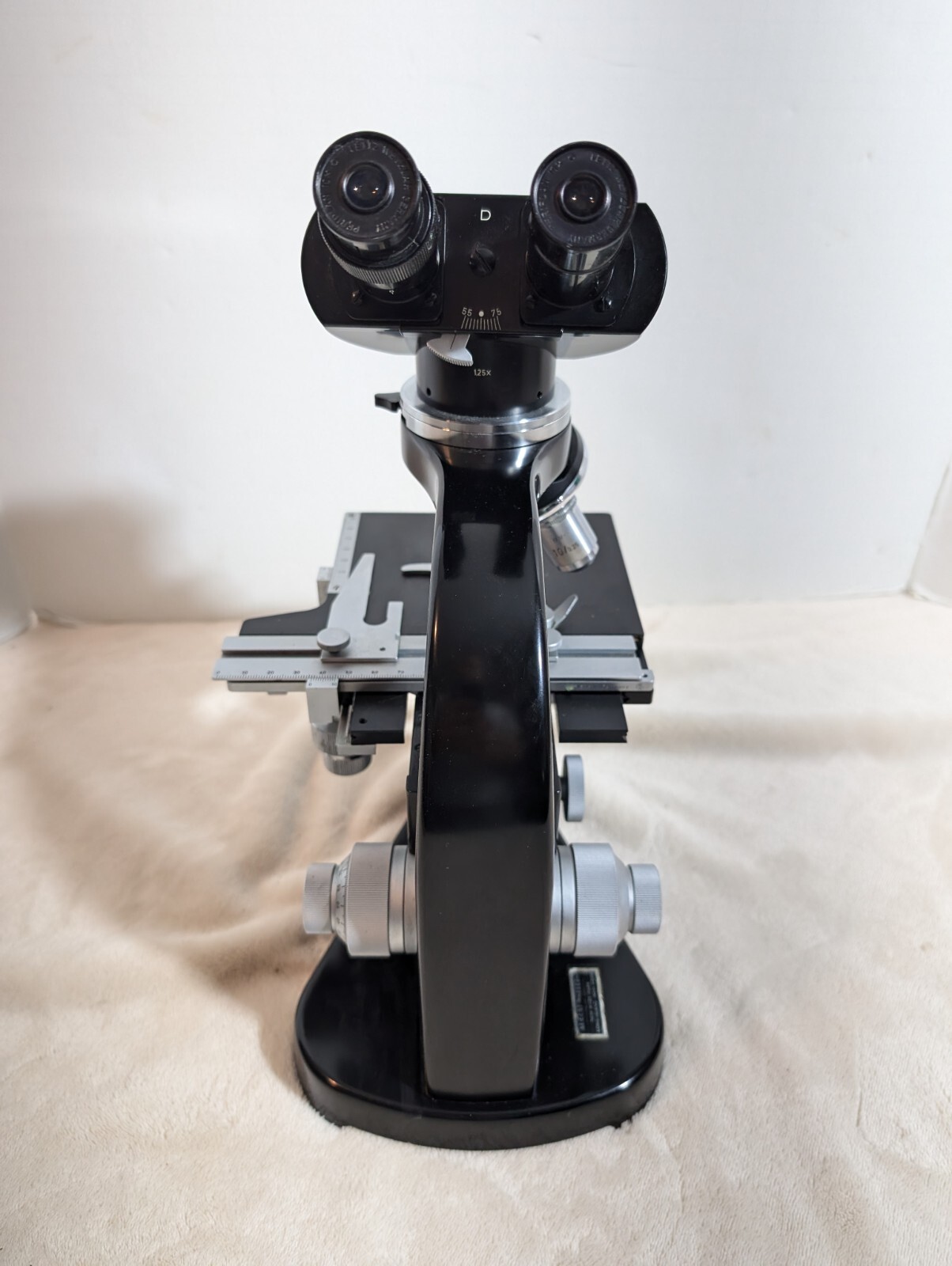 Leitz Wetzlar Binocular Microscope 4 Objectives Illuminator Case Manual Black