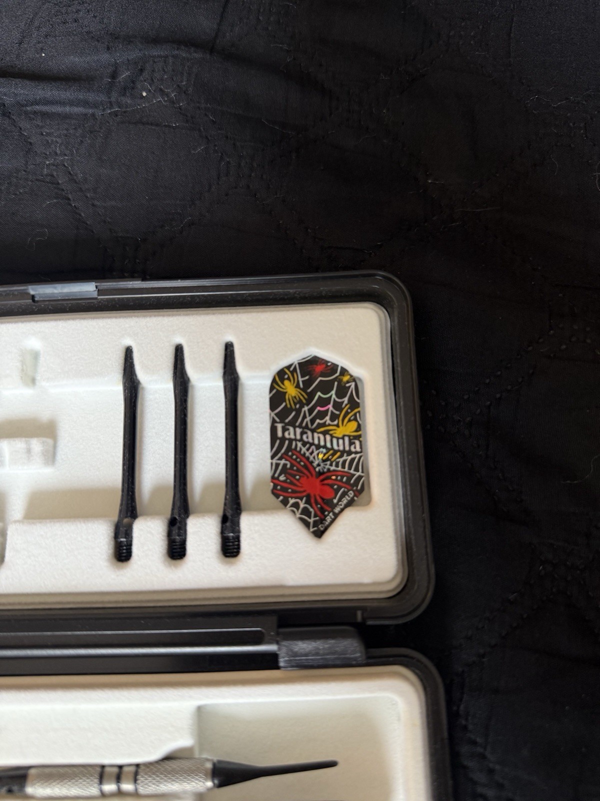 Dart World Tarantula 16gr Soft Tip Dart Set & Case Missing 1 Shaft & Barrell