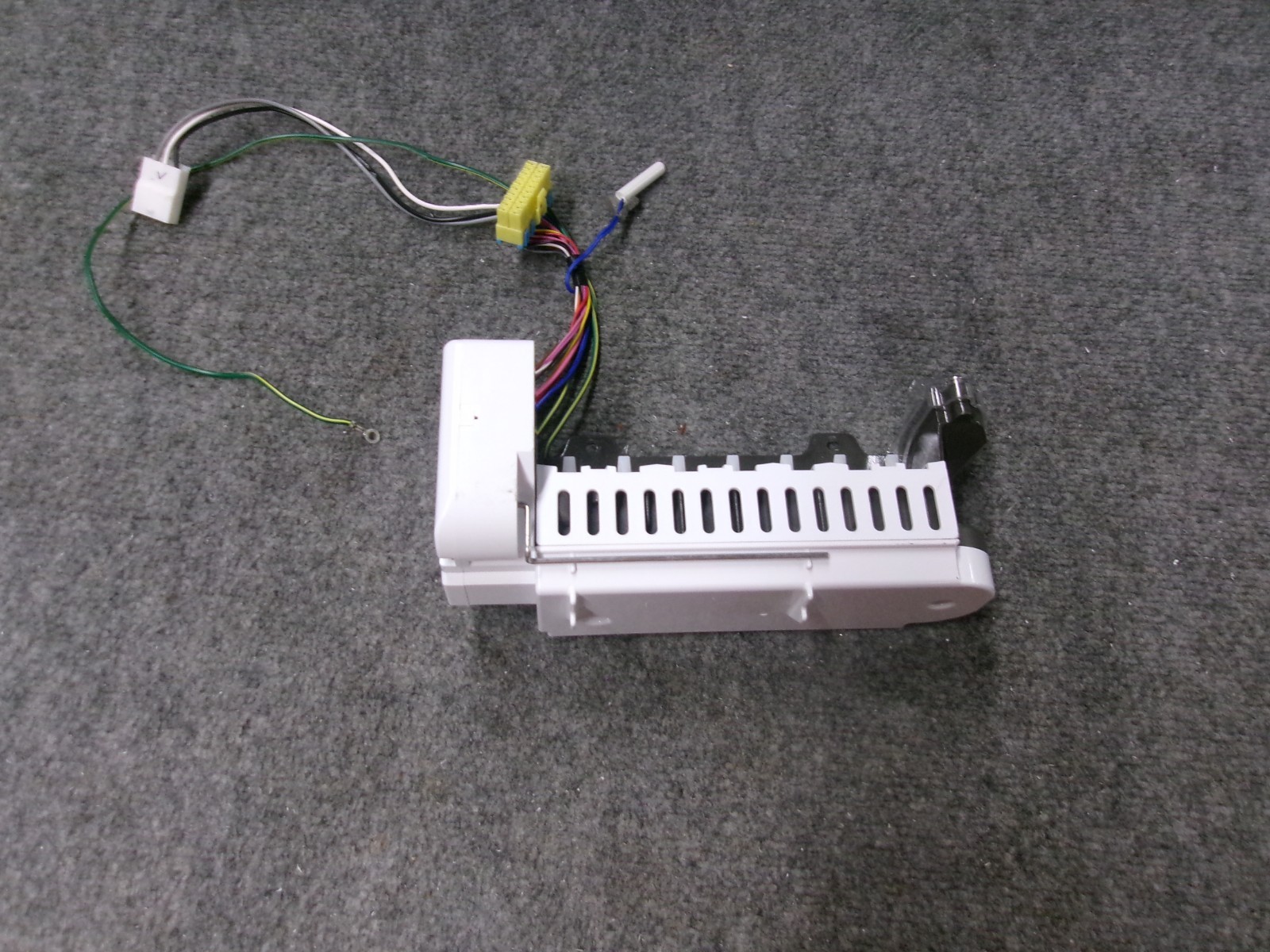 AEQ73130004 KENMORE REFRIGERATOR ICEMAKER