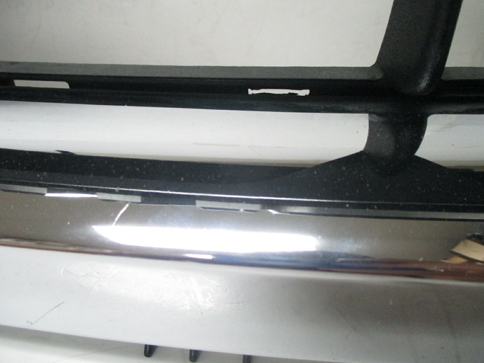 07-13 GMC SIERRA UPPER GRILLE 15201485