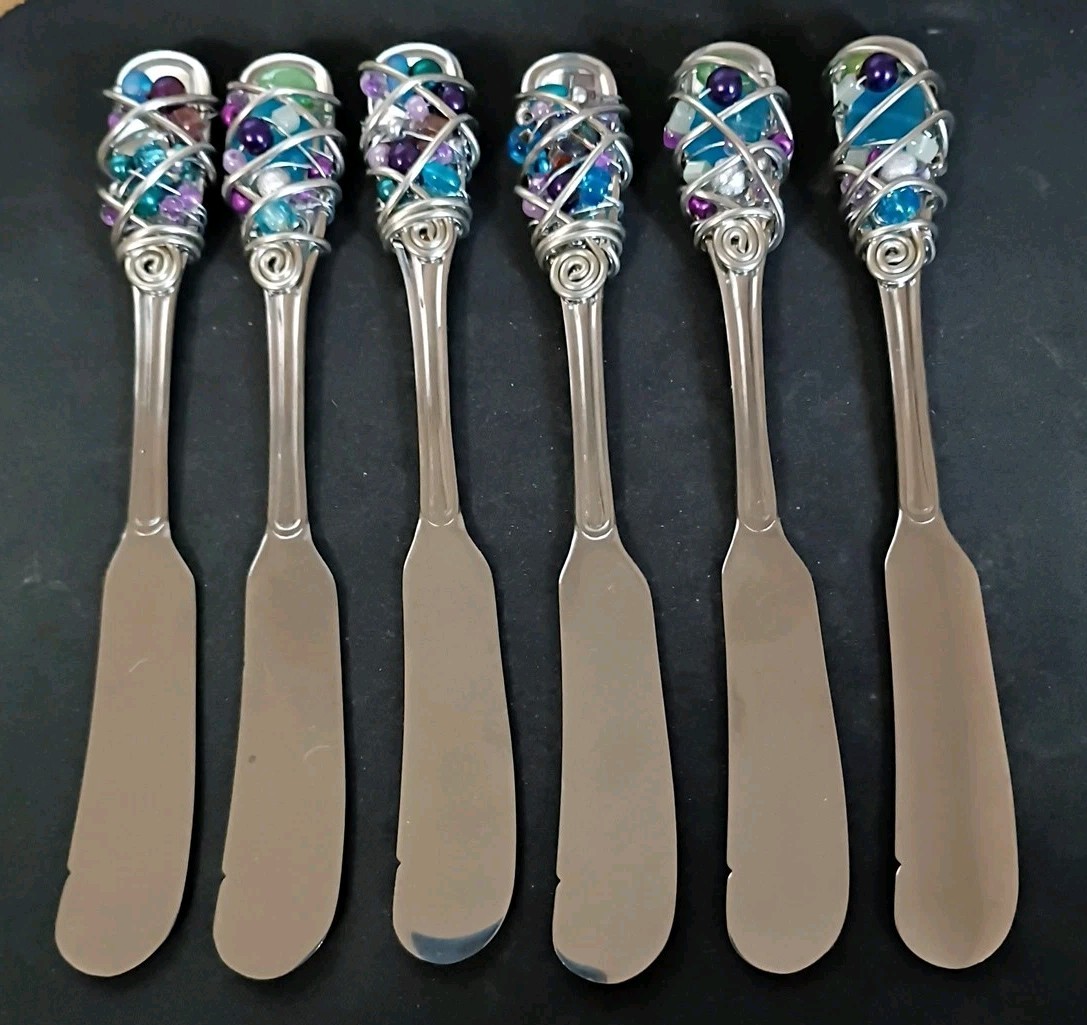 6 Knifes Butter, Cream Cheese Very Unique Artwork beautiful