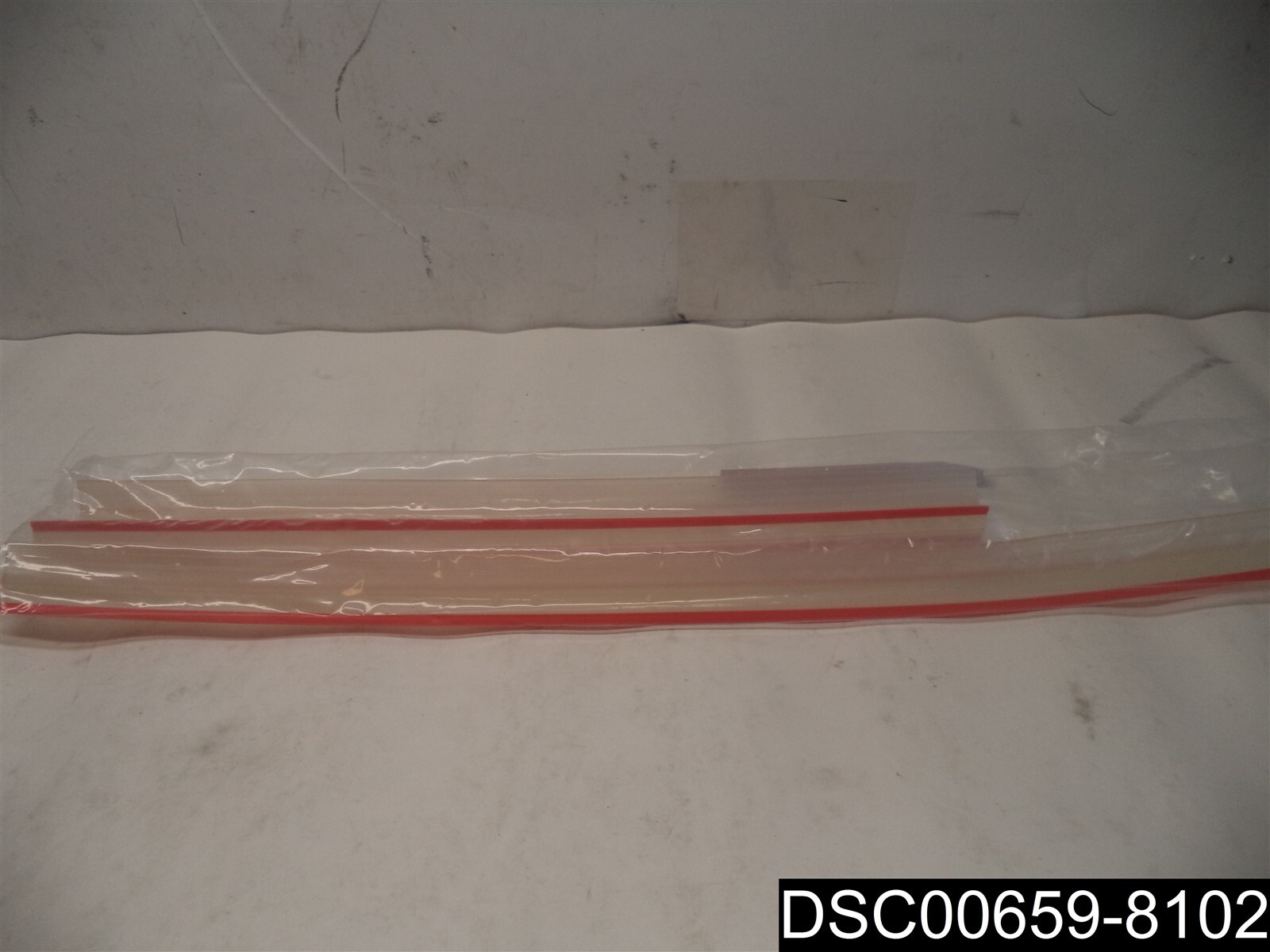 Qty= 24: Tuck Grips Slipcover Tuck Grips - Set of 3, L8950