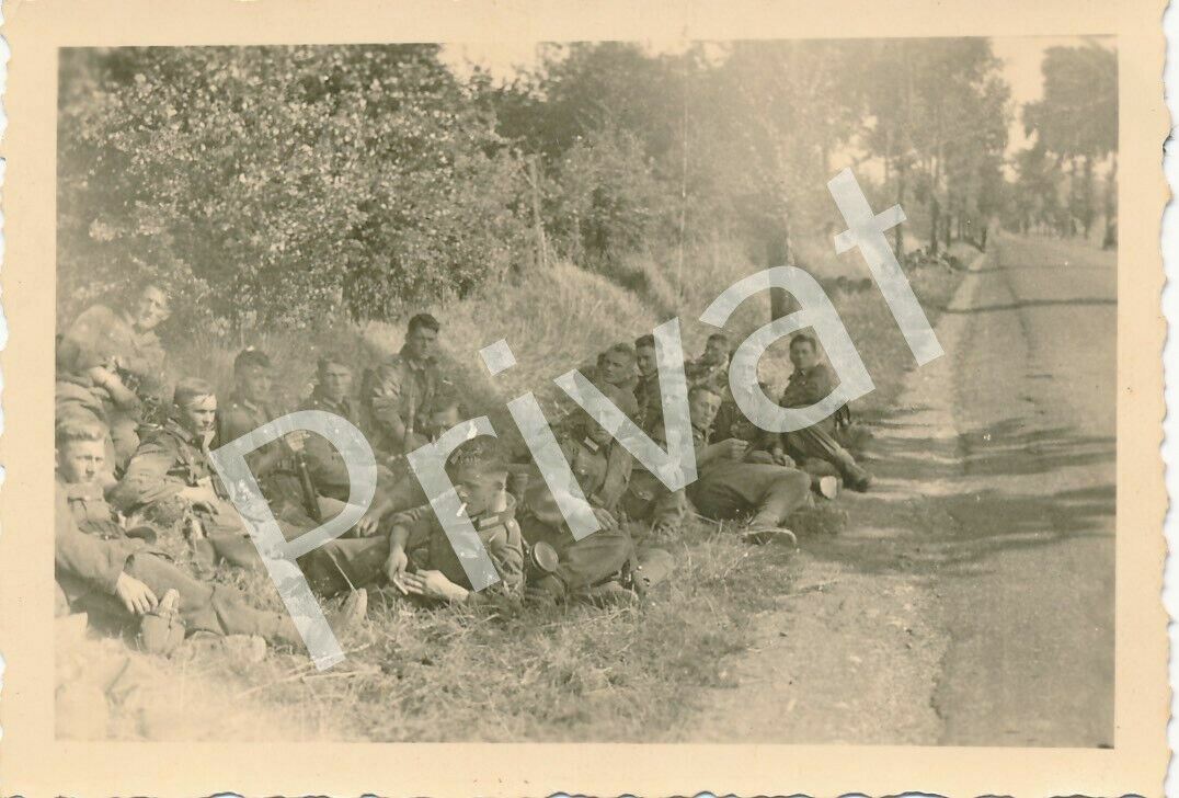 Photo WW II, Soldiers Wehrmacht Advance in France B 1.84