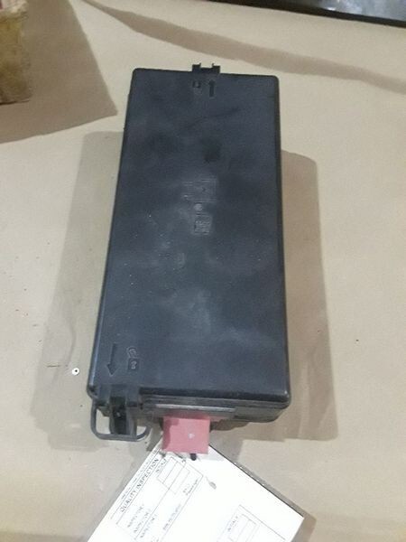 2005-2006 Ford Mustang Fuse Box Relay Module Engine Assembly OEM