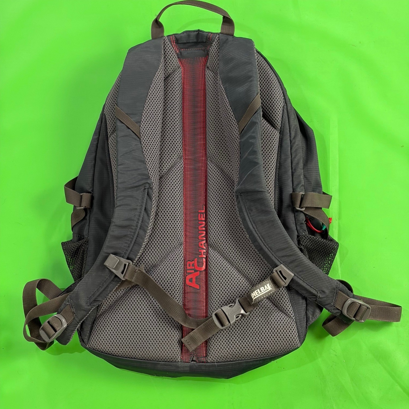 CamelBak Cloud Walker 18 Hydration Backpack Gray/Red Hiking Daypack 18L Pack Bag
