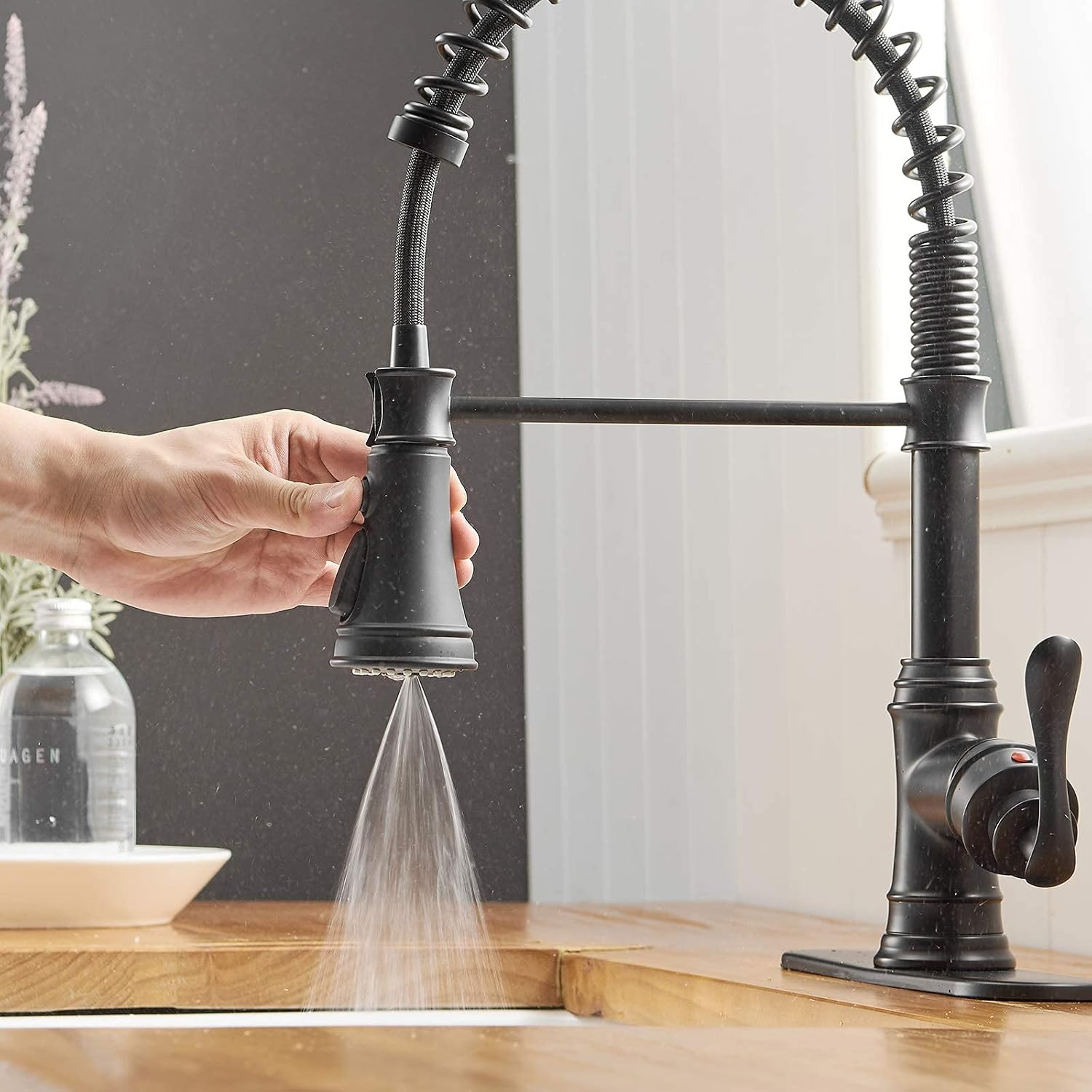 Matte Black Pull Out Kitchen Sink Faucet with 3 Spray Modes and Single Handle