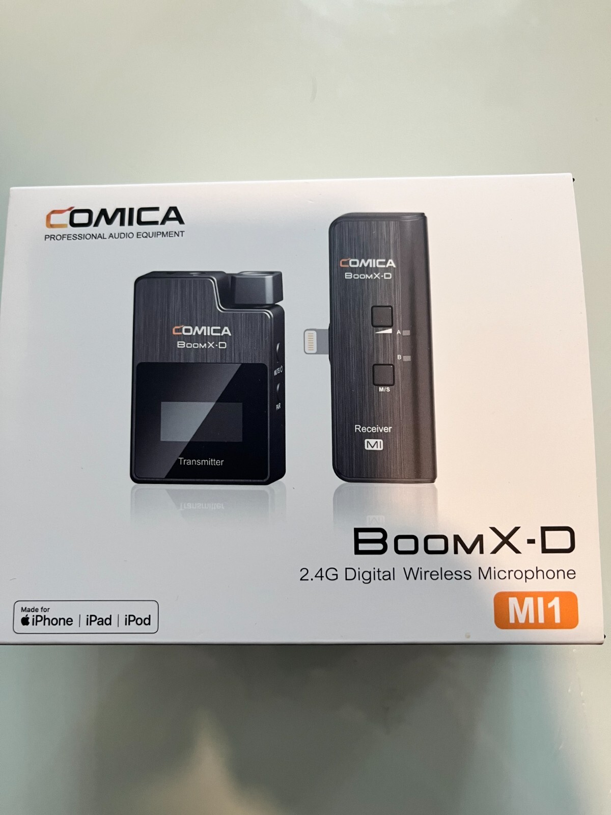 Comica Compact 2.4 GHz Digital Wireless Microphone System(Transmitter+Receiver)