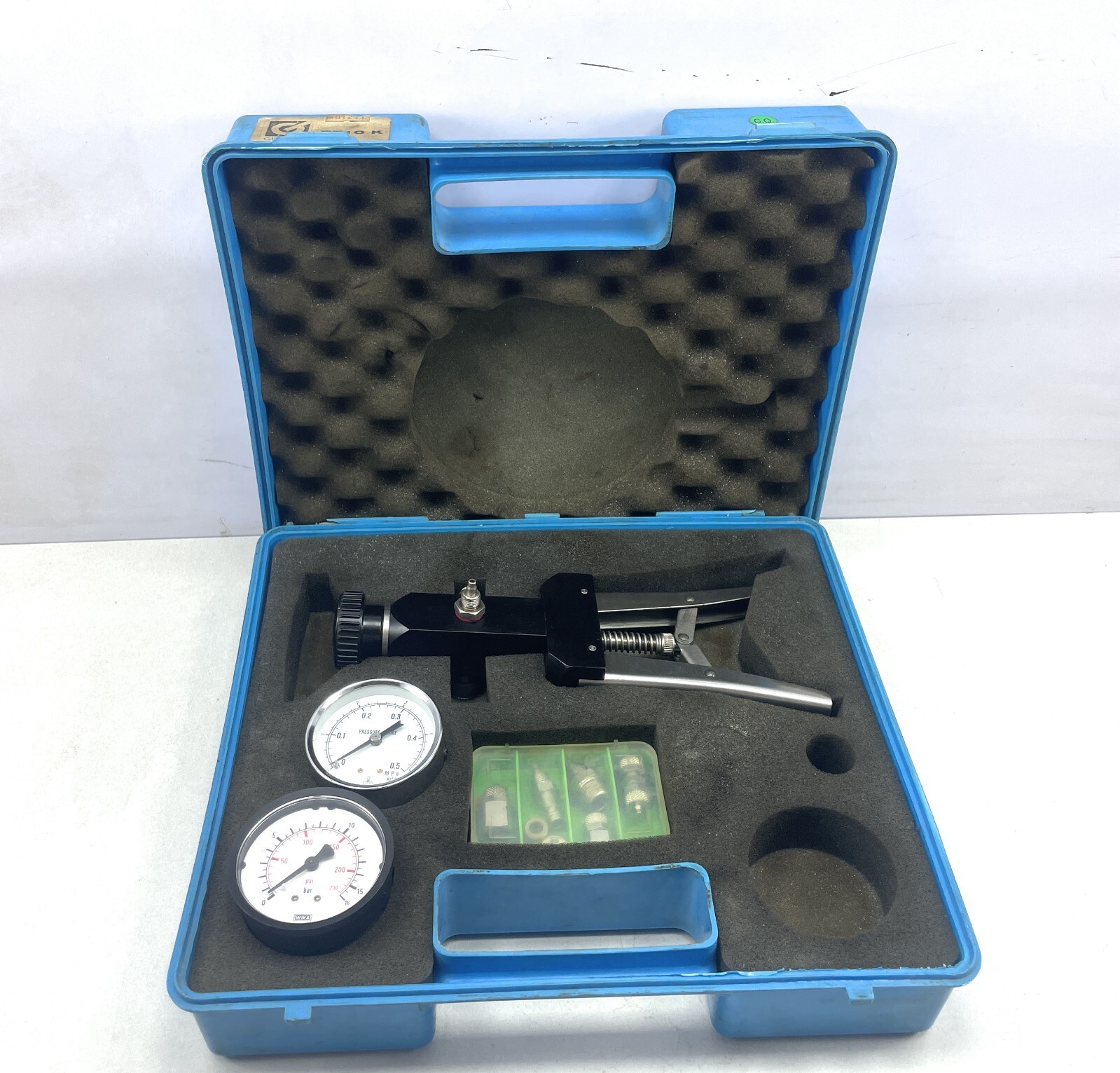 Giussani BT10K Pressure Pump Calibrator Handheld Portable 230PSI