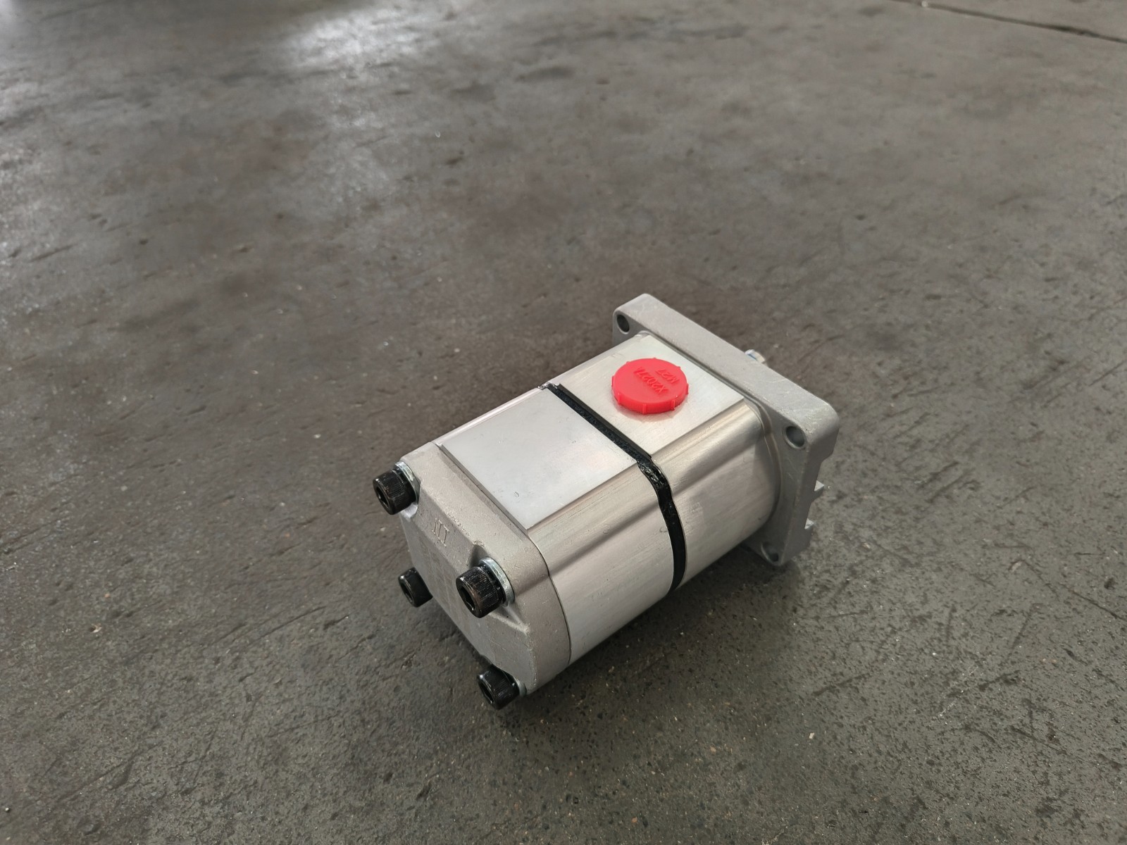 AGT YSRT14 Mini Skid Steer Loader Hydraulic Pump Brand New - Efficient