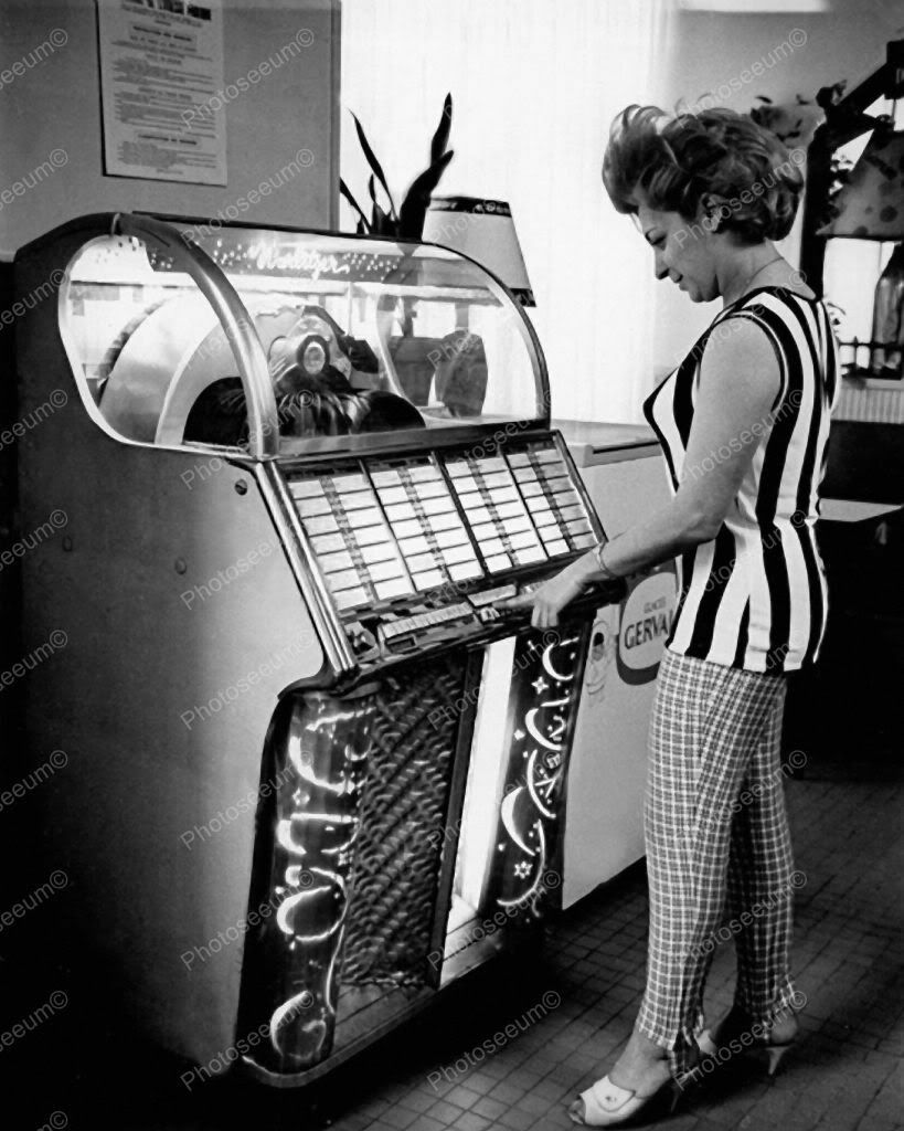 Wurlitzer Jukebox Model 1700 Paris Professional Photo Lab Reprint