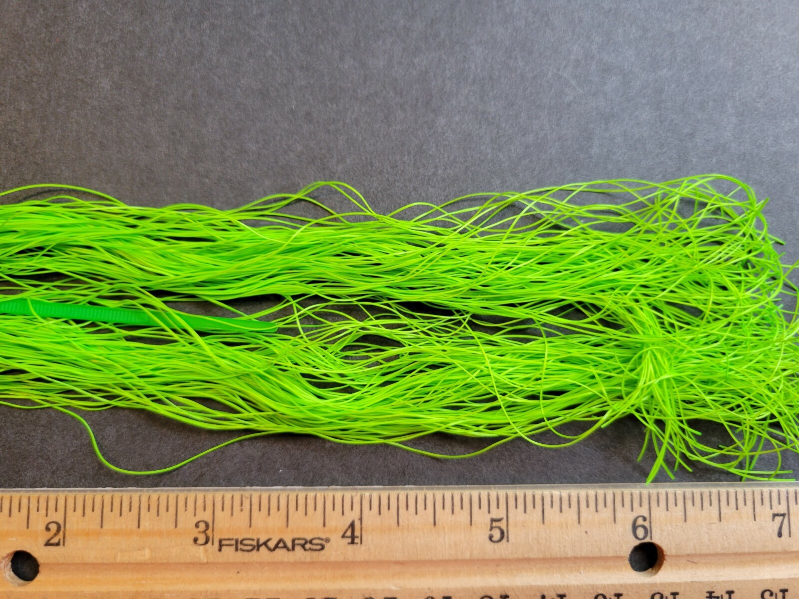 Hank Small CHARTREUSE Round Rubber BUG FLY LEGS Fly Tying & SALTWATER