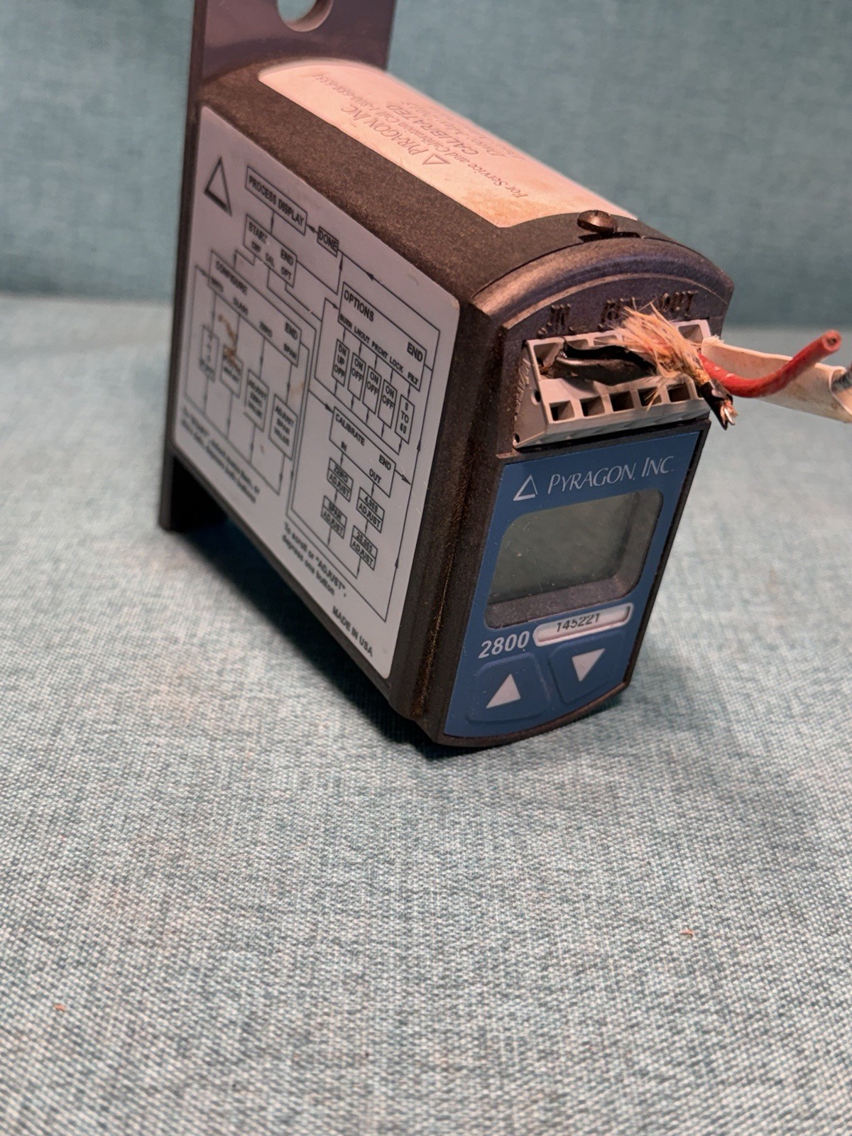 USED Pyragon 2800T Universal Temperature Transmitter