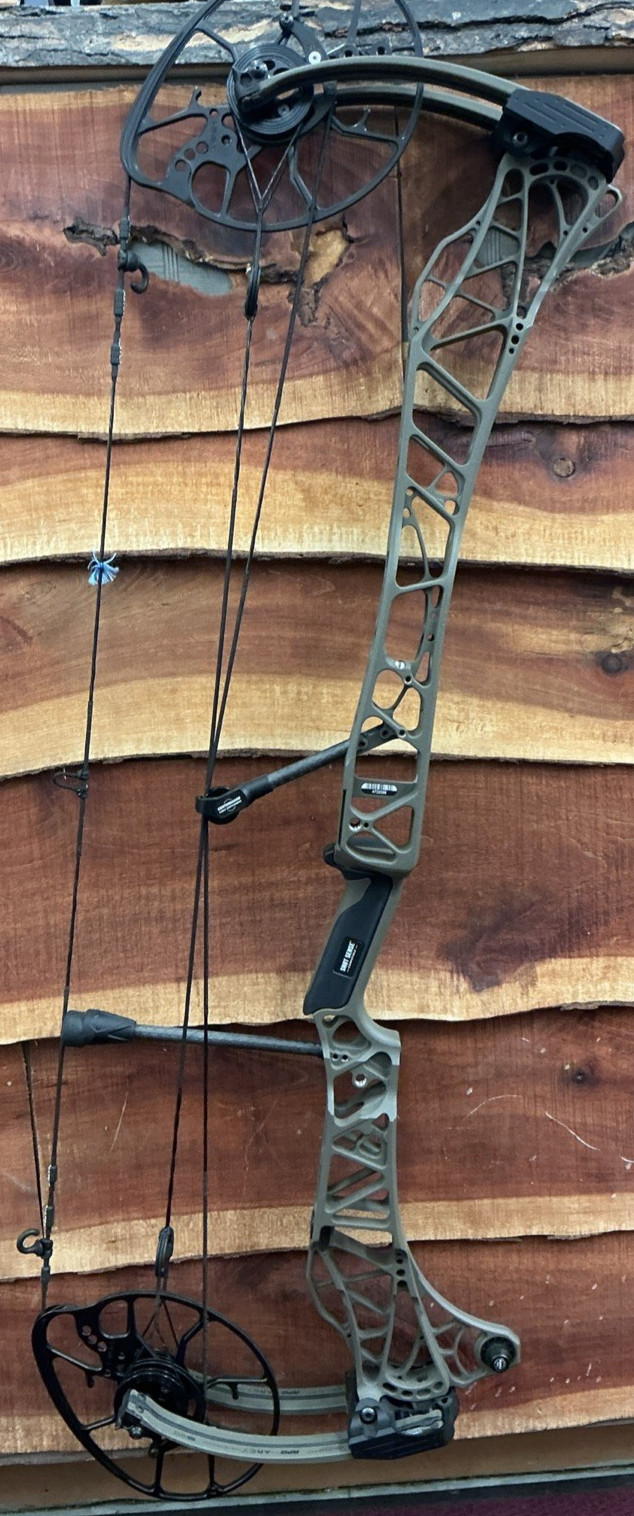 Mathews Lift XD Ambush Green 32" D/L 70# D/W *Display Bow*