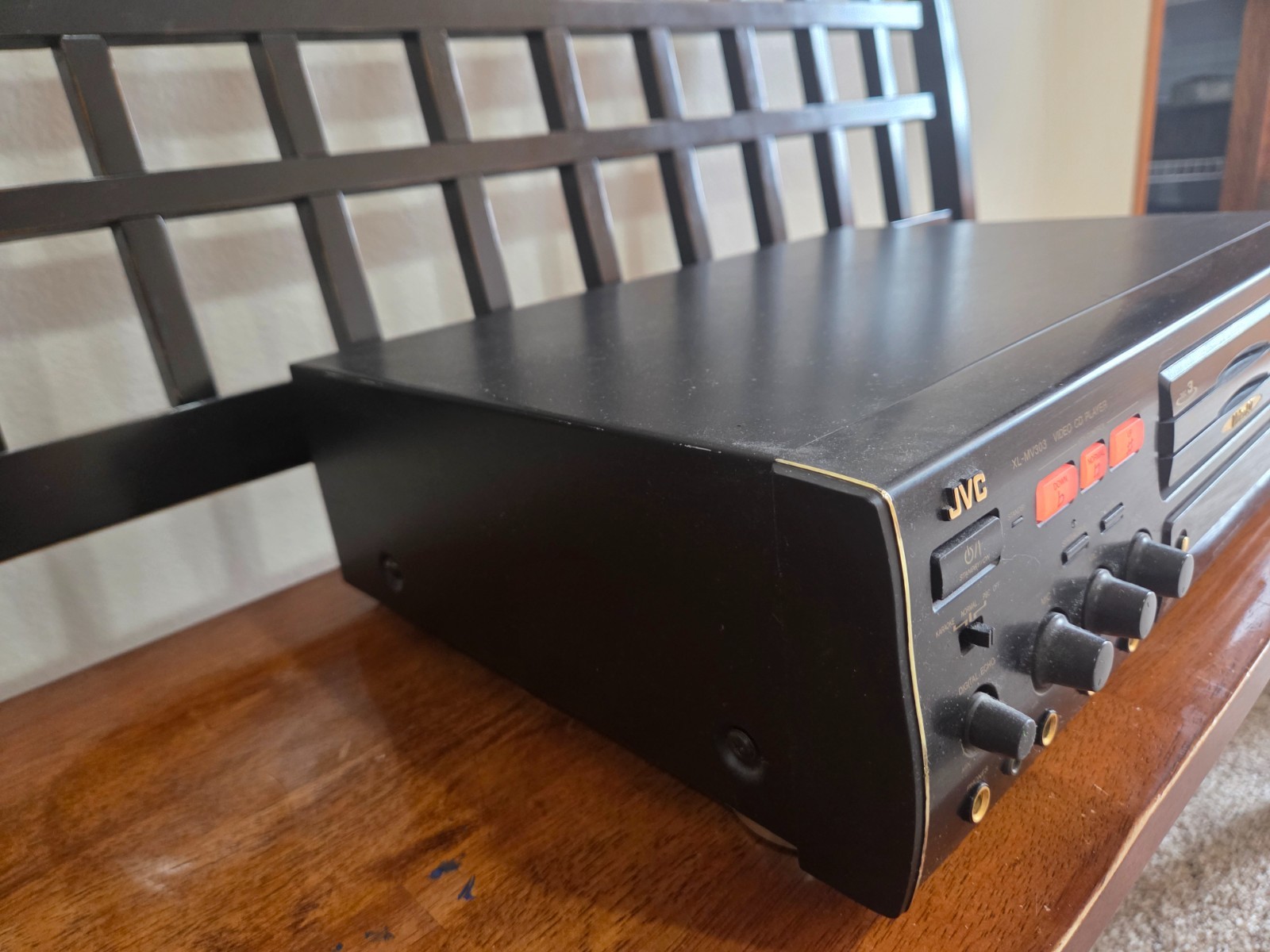 JVC KARAOKE MACHINE XL-MV303 VIDEO 3 CD PLAYER  -WORKS BUT NO REMOTE.
