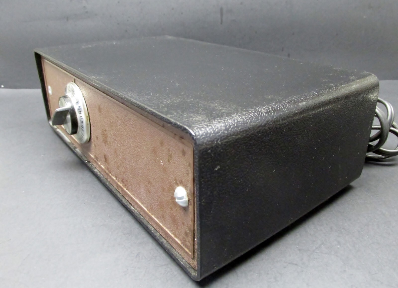 OAK Industries Inc. Multi Code CATV Cable Converter Box, Model No. M35B