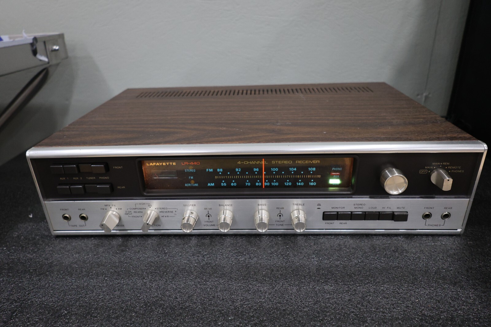 Lafayette Stereo Receiver Model LR-440 LIGHTS UP- Working