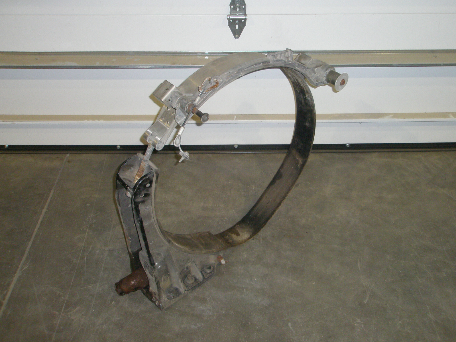 PETERBILT A11-6186 REV C 04088CA TANK STRAP 25" X 3.75", WITH BRACKET