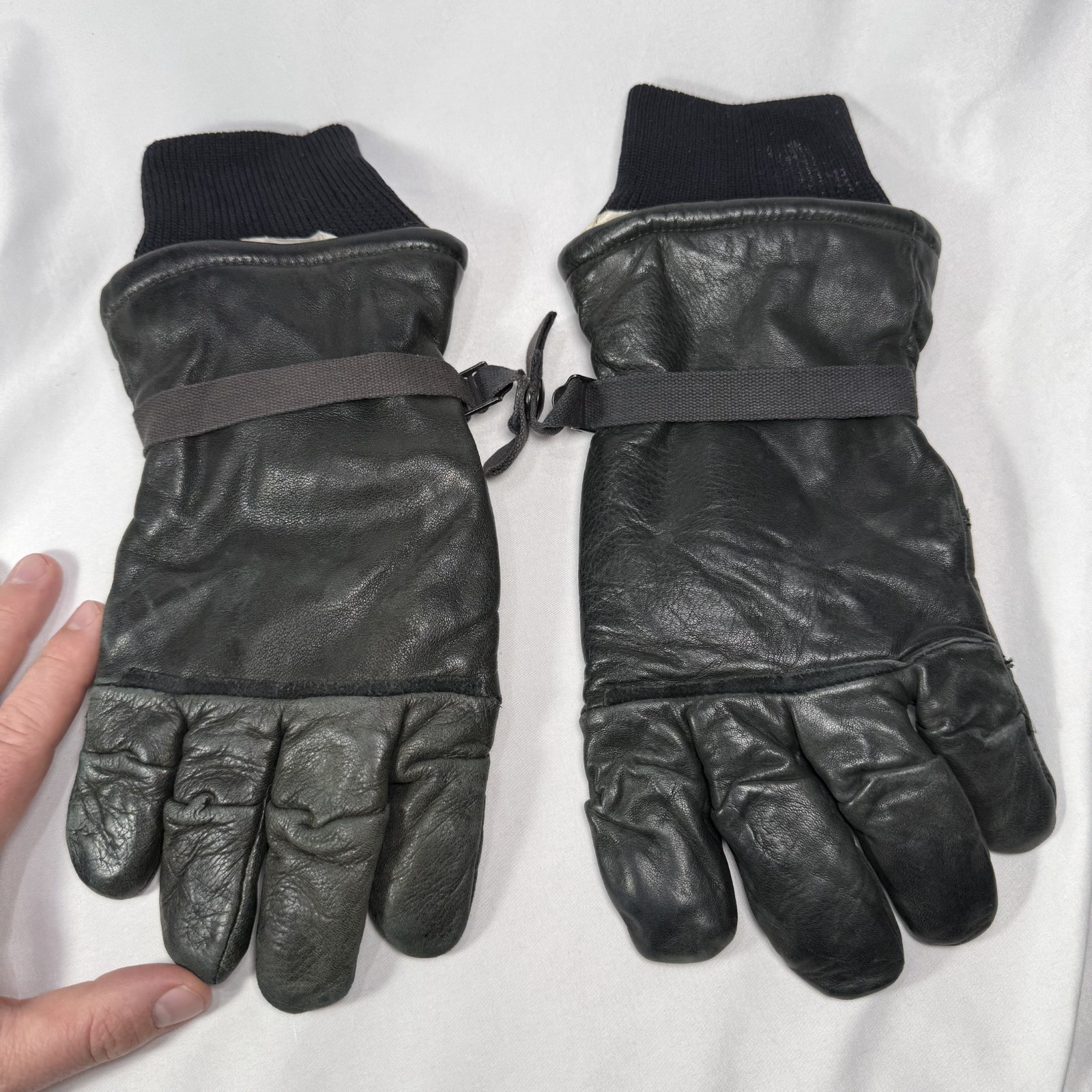 USGI Intermediate Cold / Wet Weather Gloves MEDIUM Black Leather Military