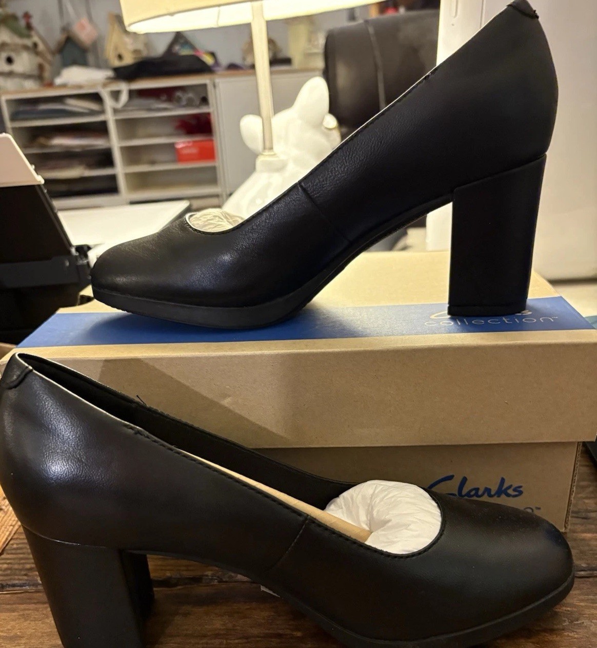 Clark Woman's Size 7 Dress Shoes Bayla Skip Pump Black Work