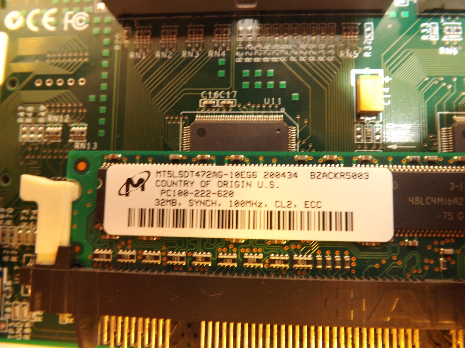 Adaptec AAR-2400A RAID Controller - 4x IDE - 32MB Cache - PCI