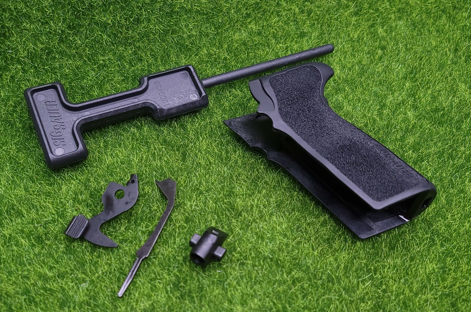 Sig Sauer P229 (DA/SA) E2 Grip Upgrade Kit & Removal Tool - GRIPKIT-229-E2