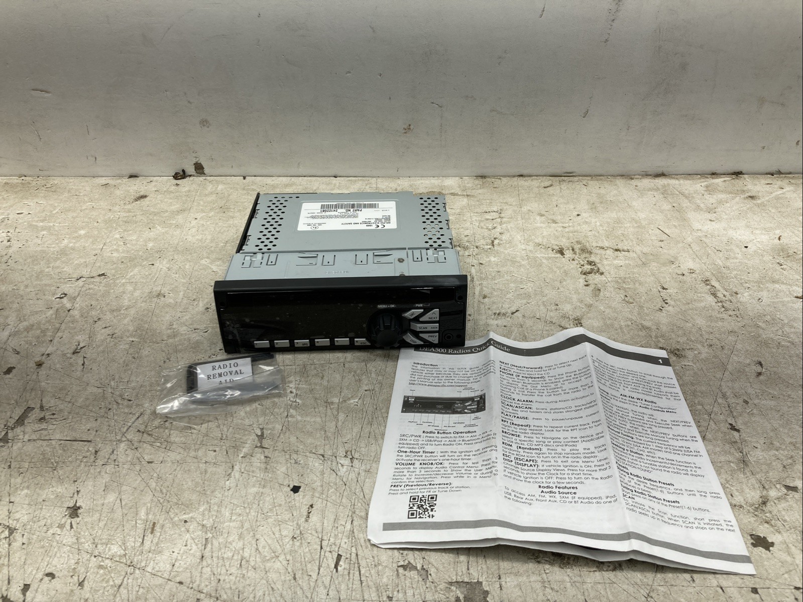 Delphi AM/FM Radio w/Weatherband 3825122P91 (New Old Stock)