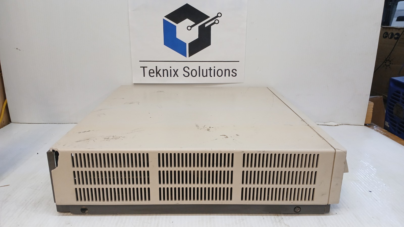 Vintage IBM Personal System/2 Model 30 8530-002 *POWERS ON* *UNTESTED* *READ!*