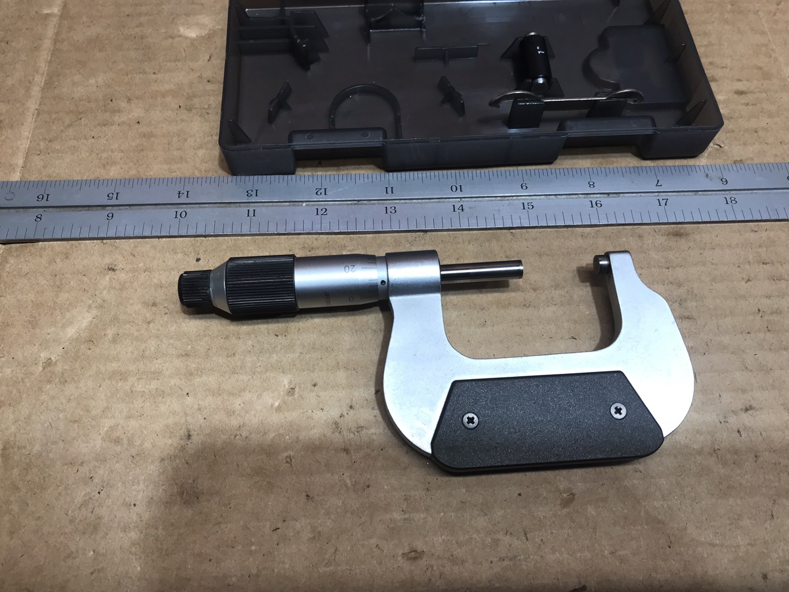 FOWLER 1-2" OUTSIDE MICROMETER
